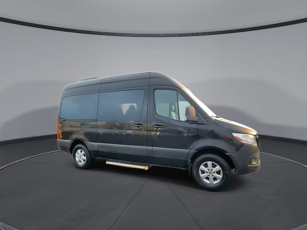 Used 2019 Mercedes-Benz Sprinter 2500 image 2