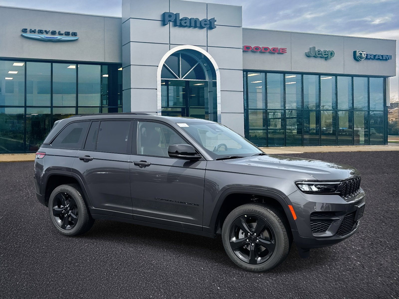 New 2025 Jeep Grand Cherokee Laredo