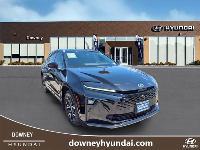 Used 2025 Toyota Crown Signia AWD/4WD image 3