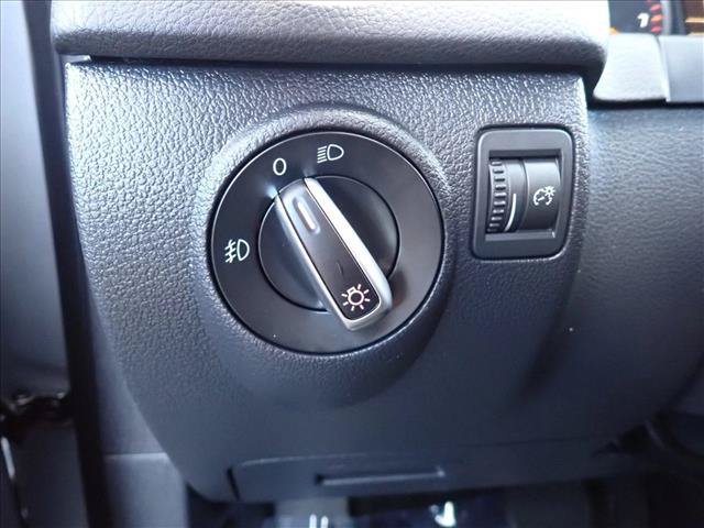 Used 2014 Volkswagen Tiguan SEL FWD image 13