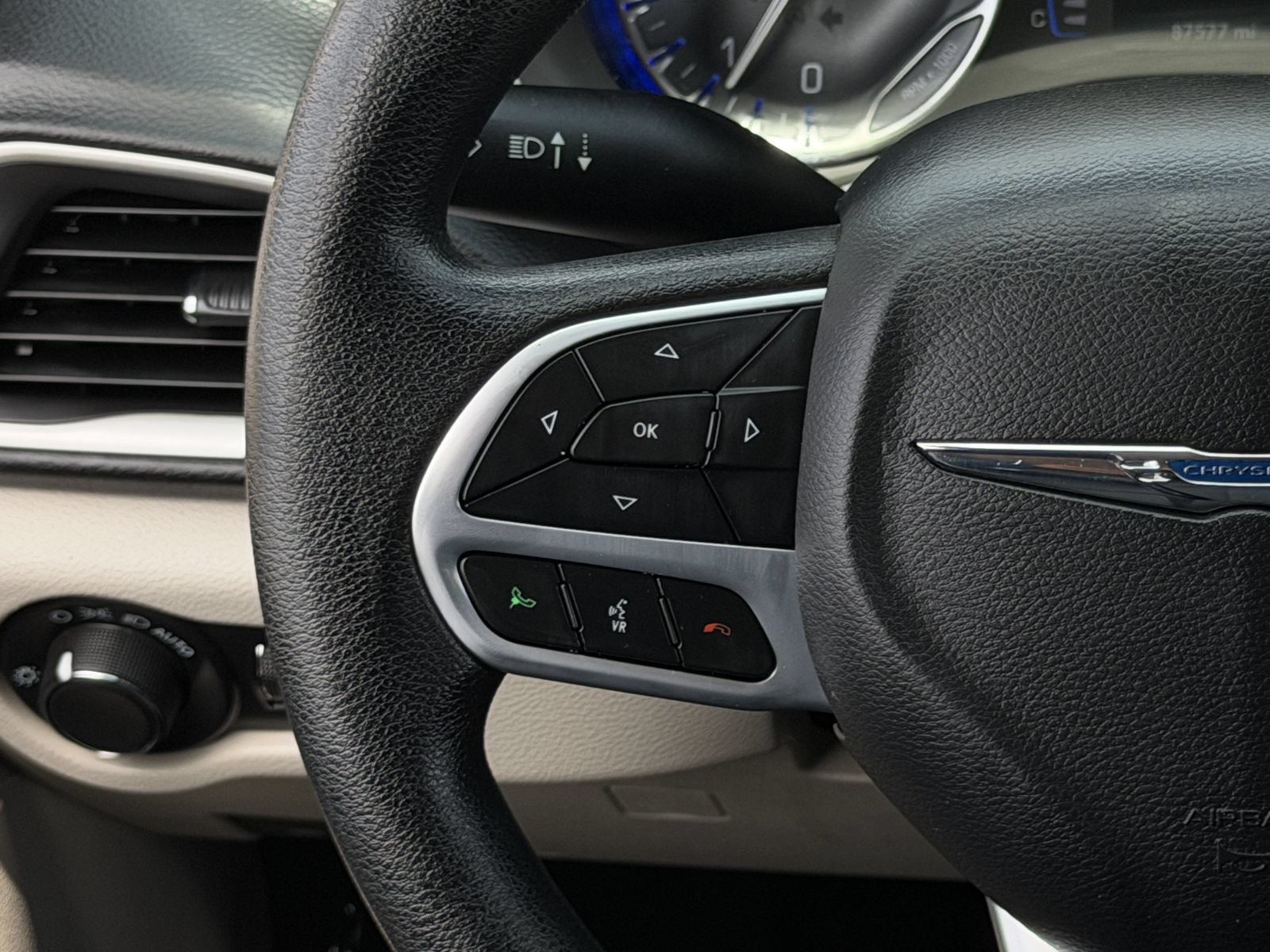 Used 2021 Chrysler Voyager Lxi FWD image 14