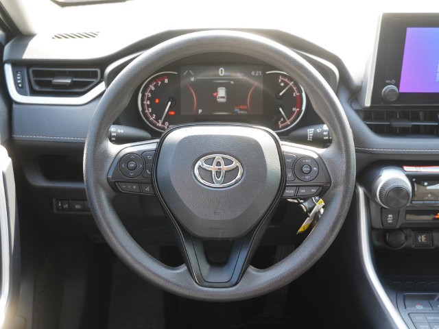 Used 2025 Toyota RAV4 LE AWD/4WD image 15