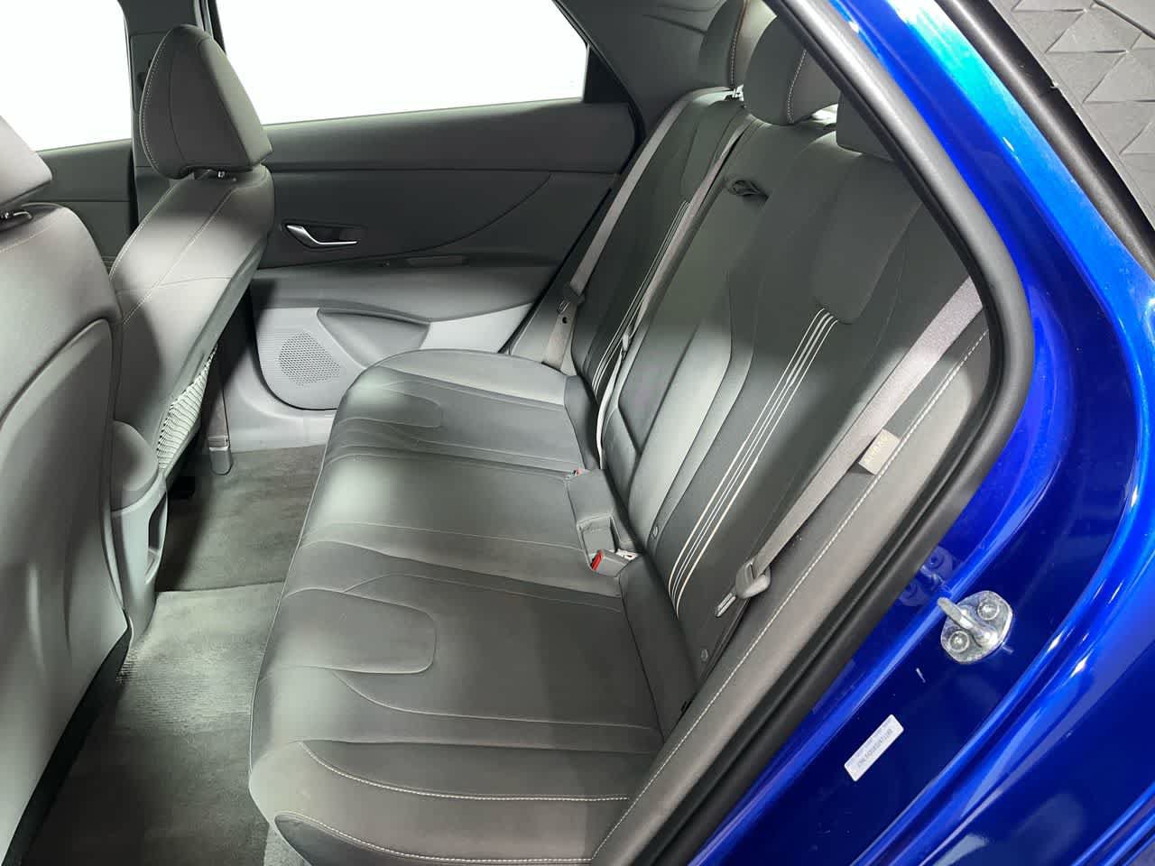 Used 2025 Hyundai Elantra SEL FWD image 28