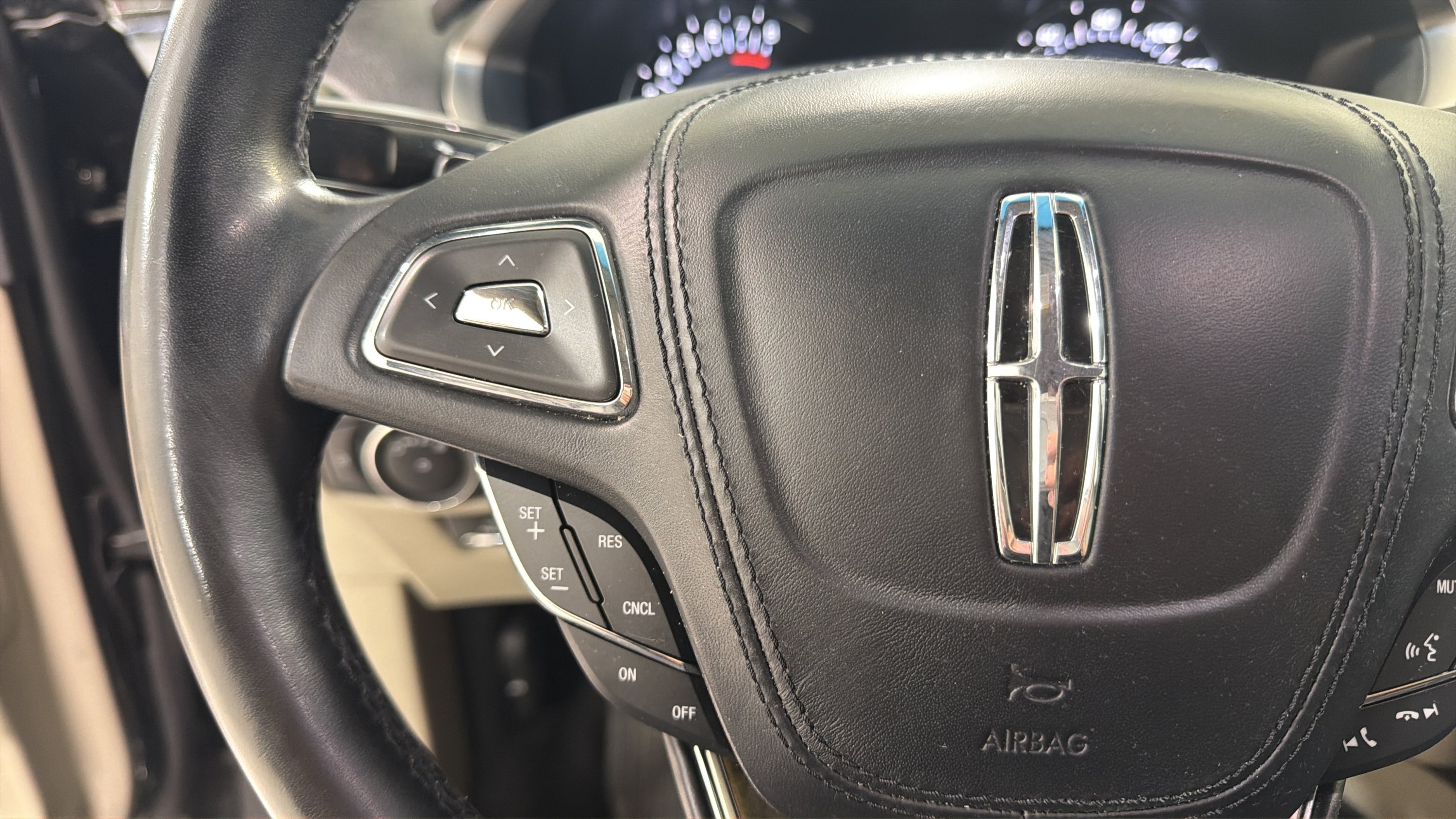 Used 2018 Lincoln MKZ Reserve w/ Magnetic Appearance Package AWD/4WD image 12