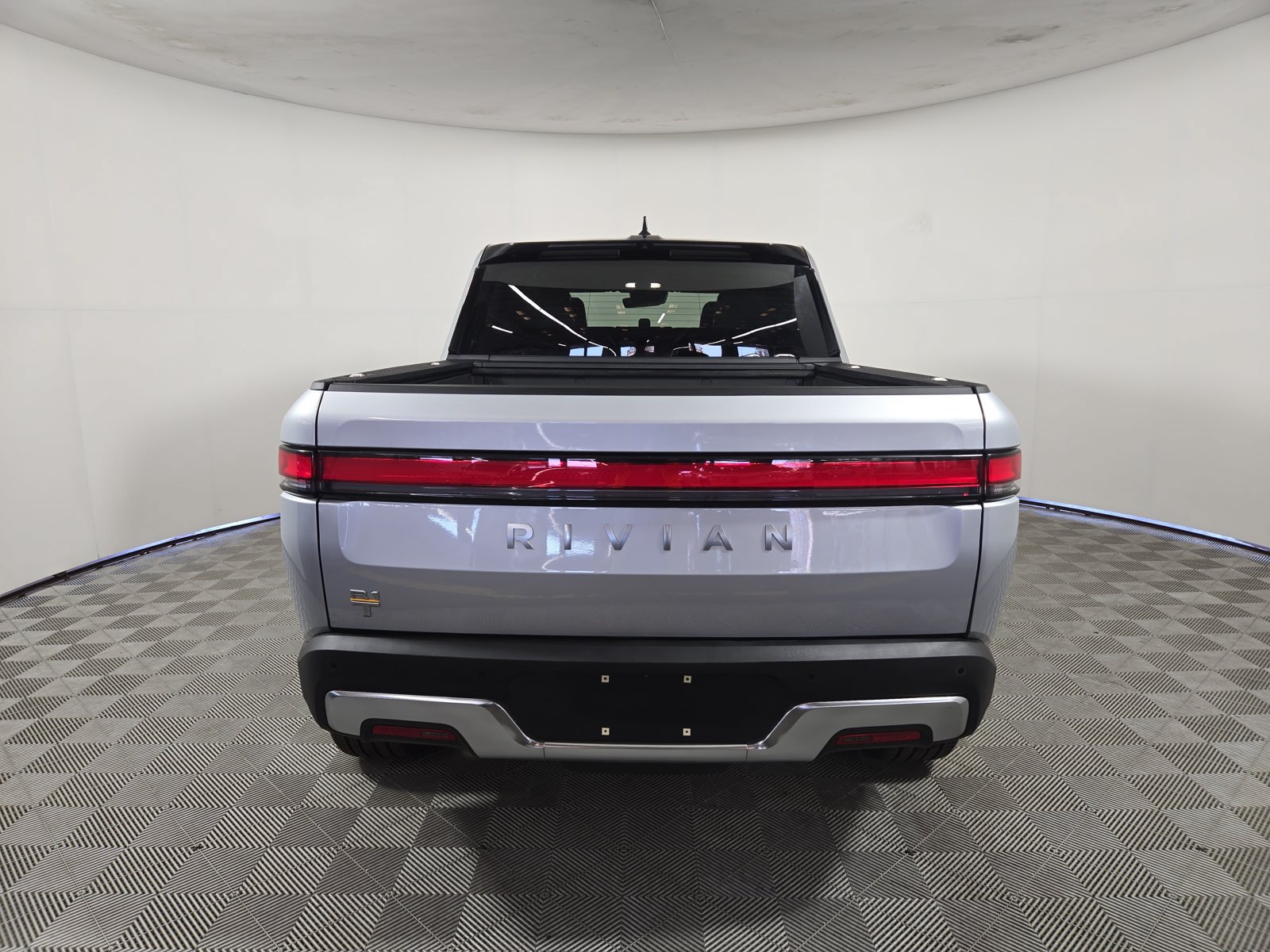 Used 2022 Rivian R1T Adventure AWD/4WD image 4