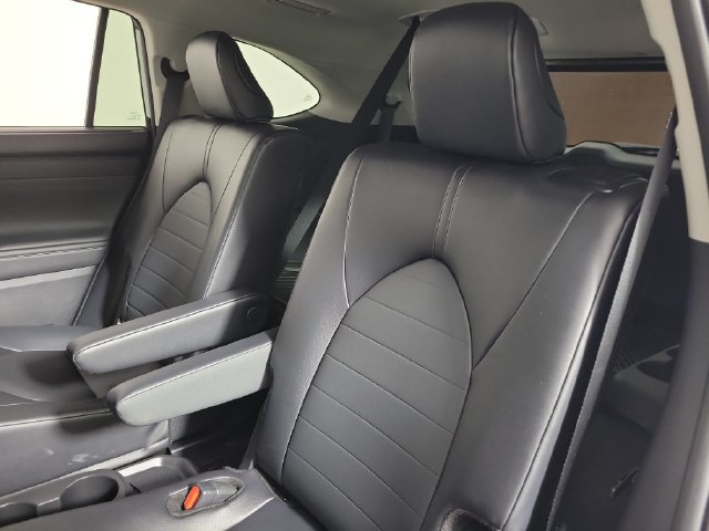 Certified 2026 Toyota Highlander XLE AWD/4WD image 13