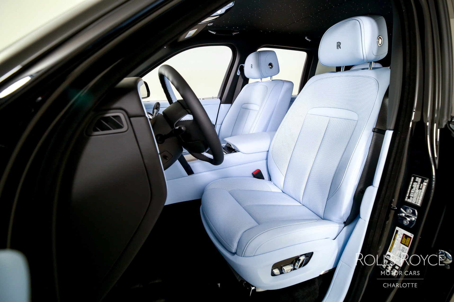 New 2026 Rolls-Royce Cullinan Black Badge image 13