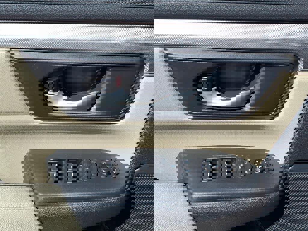 Used 2019 Honda CR-V LX image 12