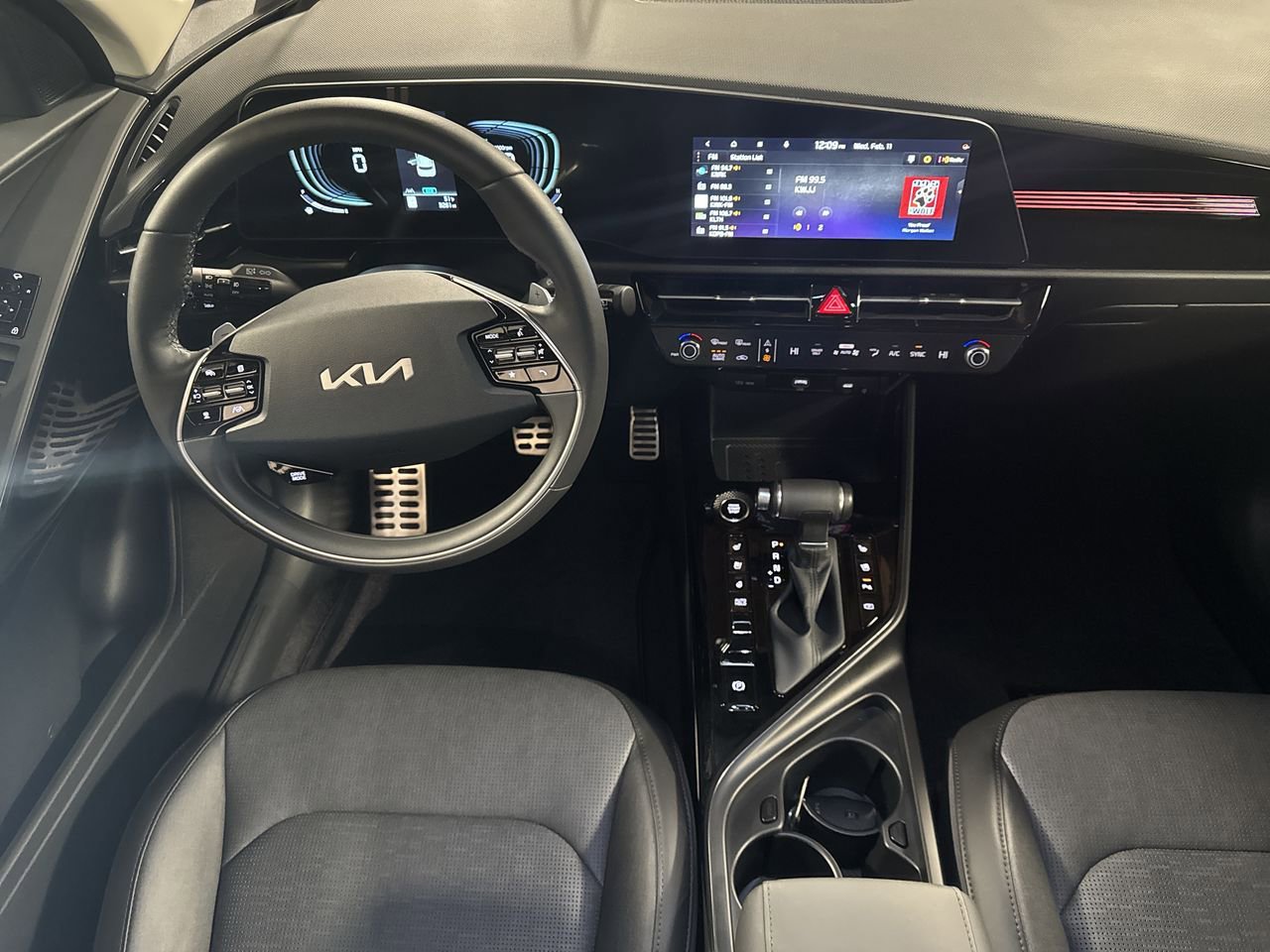 Certified 2025 Kia Niro SX Touring image 15