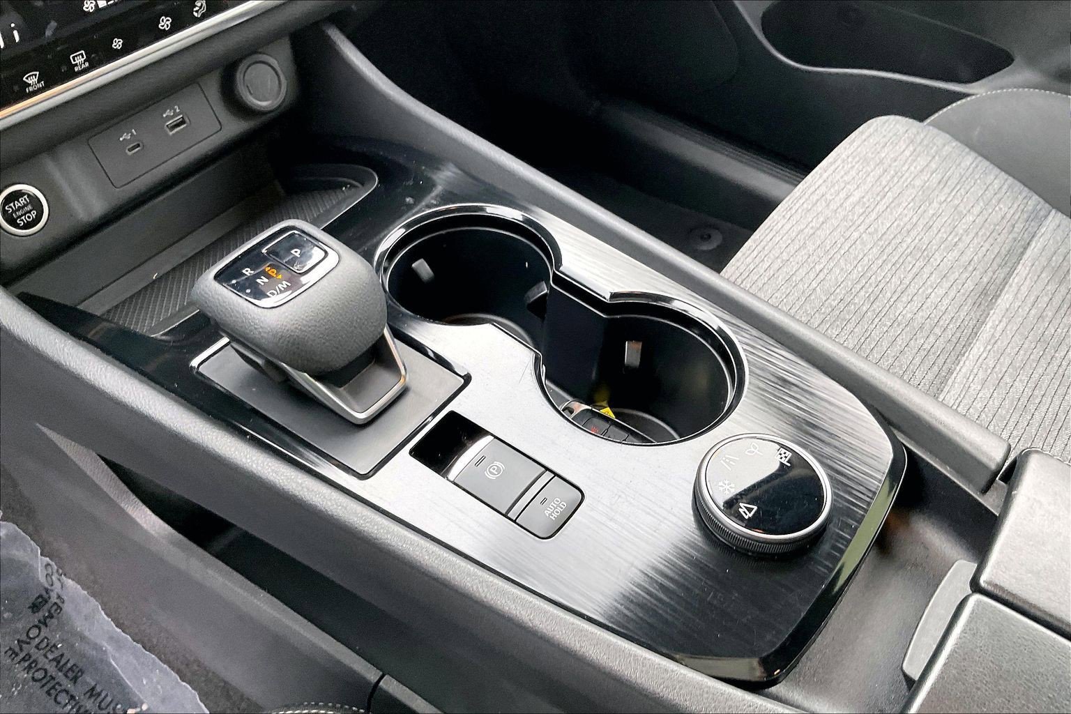 Used 2023 Nissan Rogue SV image 16