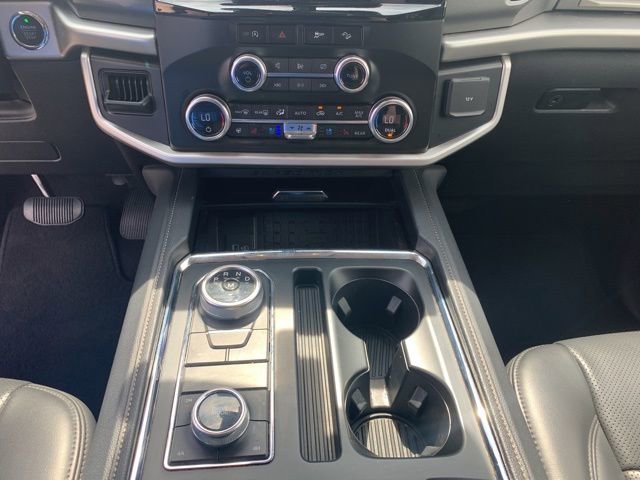 Used 2024 Ford Expedition XLT image 32