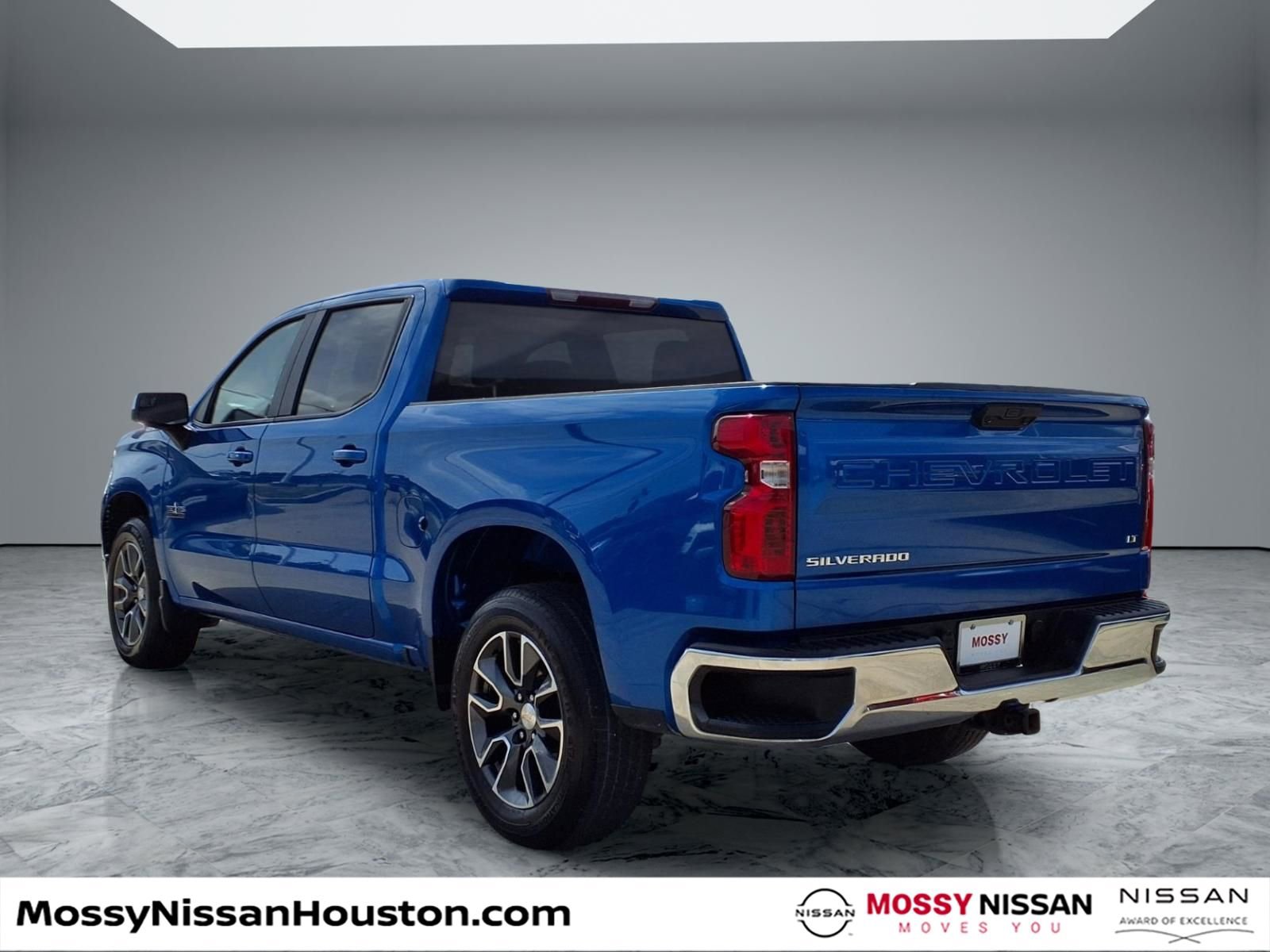 Used 2022 Chevrolet Silverado 1500 LT image 2