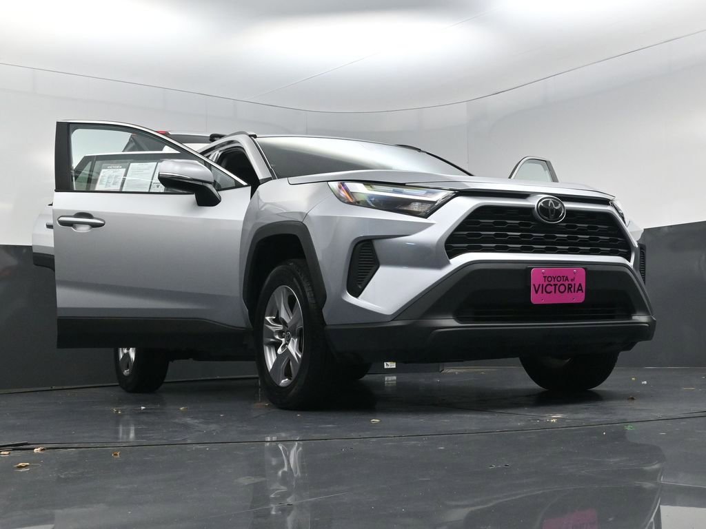 Used 2025 Toyota RAV4 XLE image 27