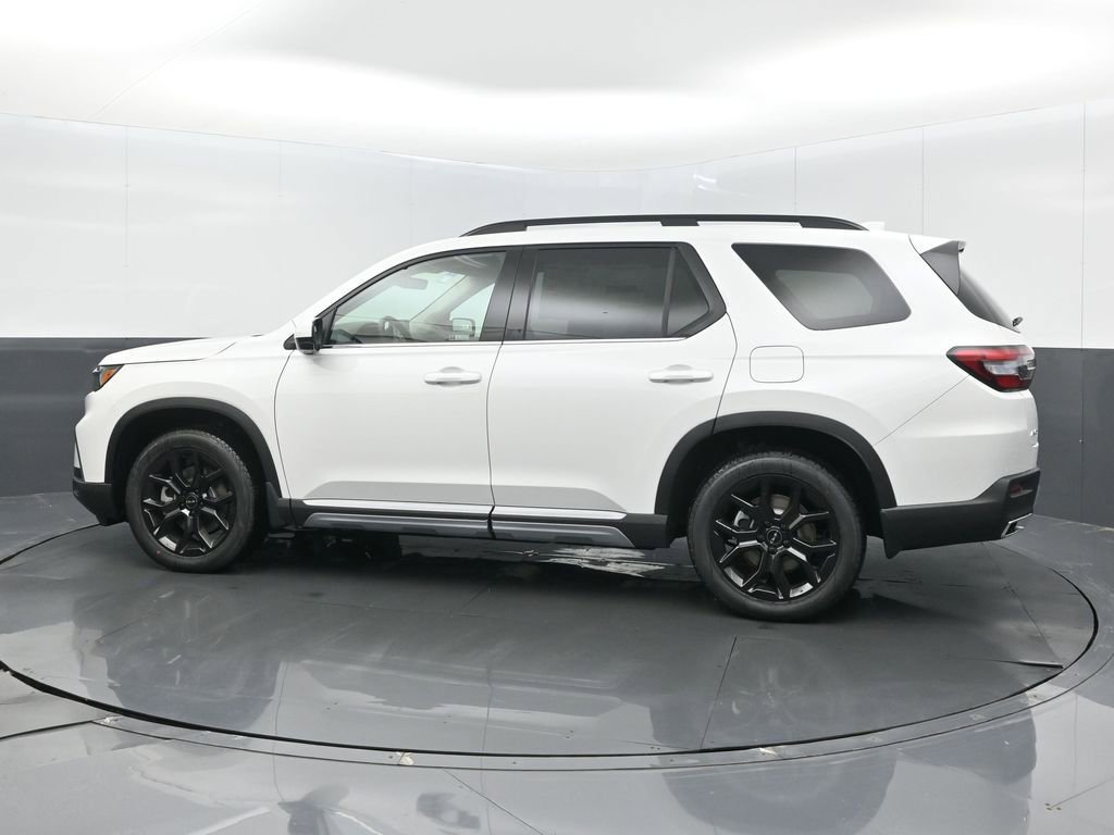 New 2025 Honda Pilot Touring image 13
