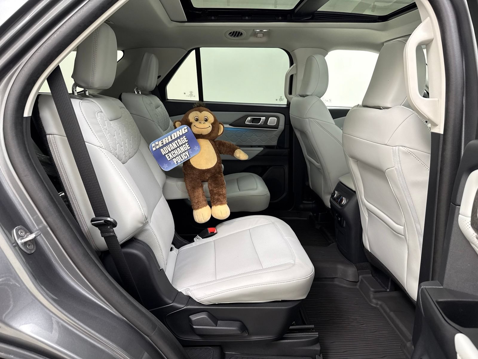 Used 2025 Ford Explorer Platinum w/ Ultimate Package AWD/4WD image 33