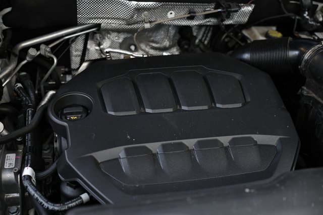 Used 2024 Volkswagen Atlas SEL Premium R-Line image 31