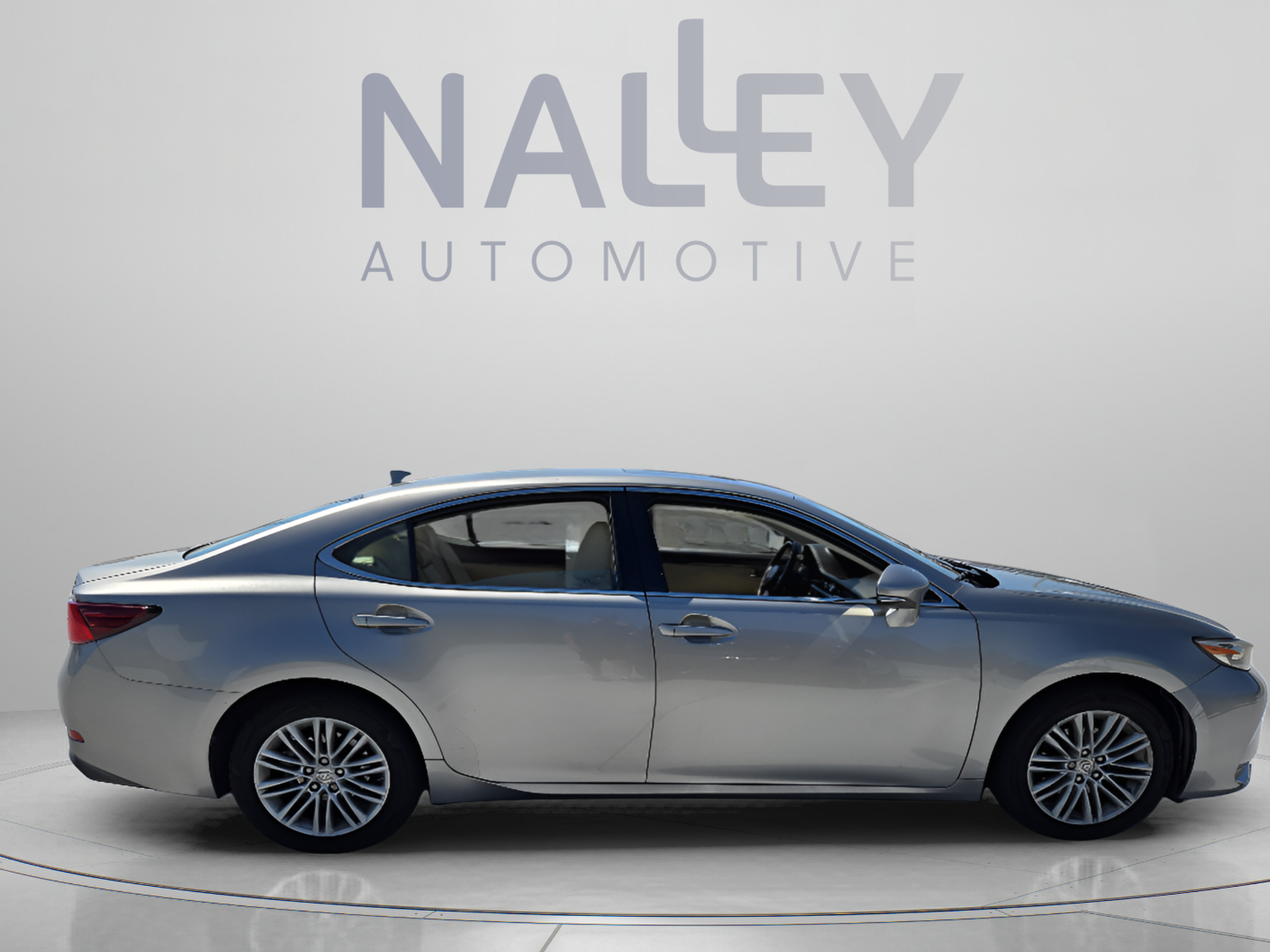 Used 2016 Lexus ES 350 w/ Premium Package w/Wood Trim FWD image 6