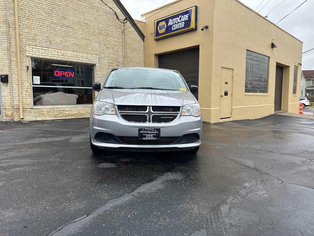 Used 2017 Dodge Grand Caravan SE w/ Power Window Group image 6