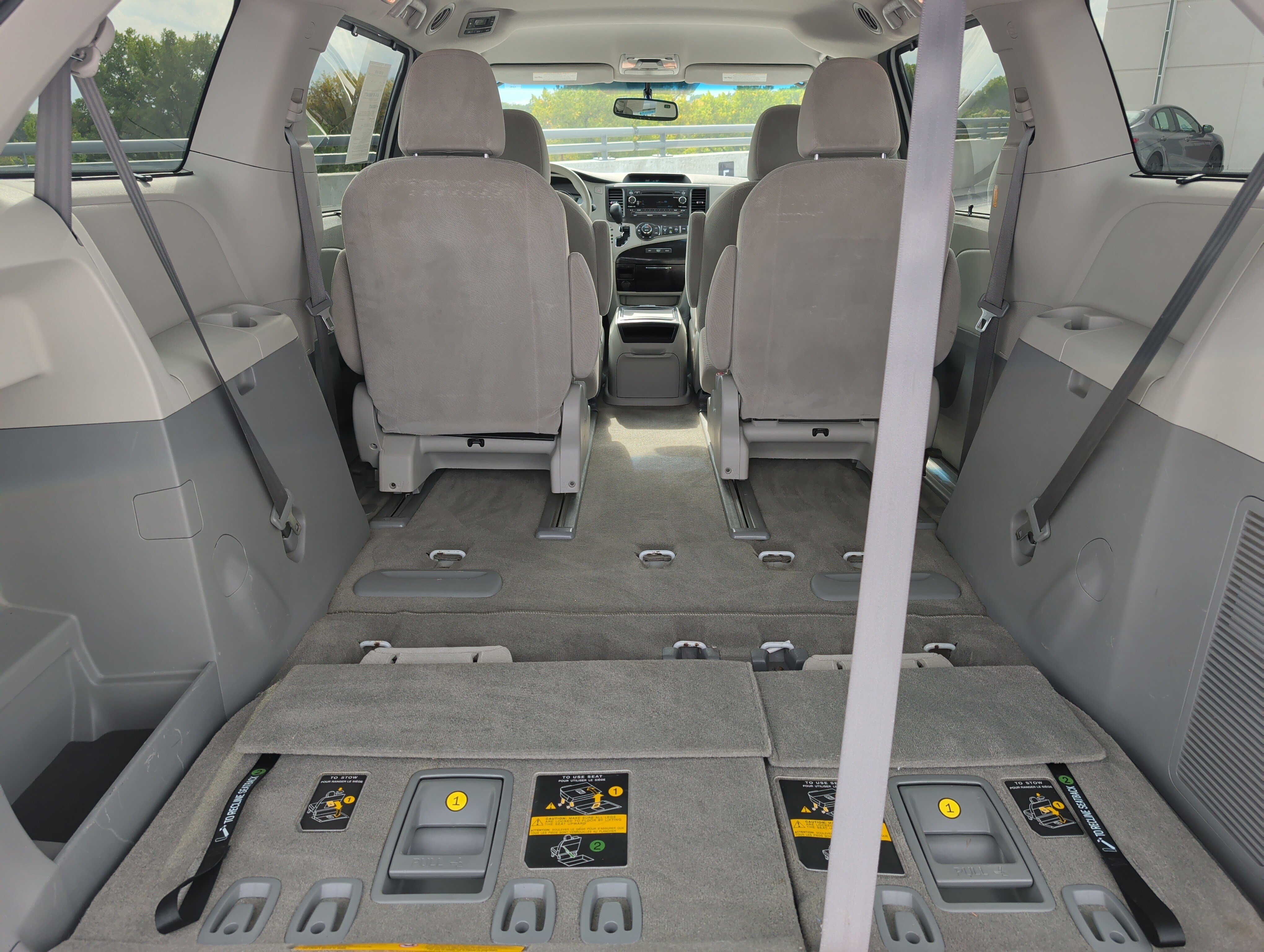 Used 2013 Toyota Sienna LE w/ Towing Pkg AWD/4WD image 18