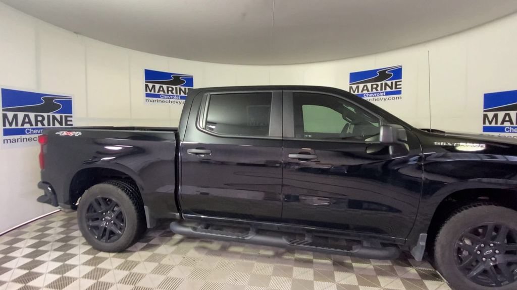Used 2023 Chevrolet Silverado 1500 Custom AWD/4WD image 3