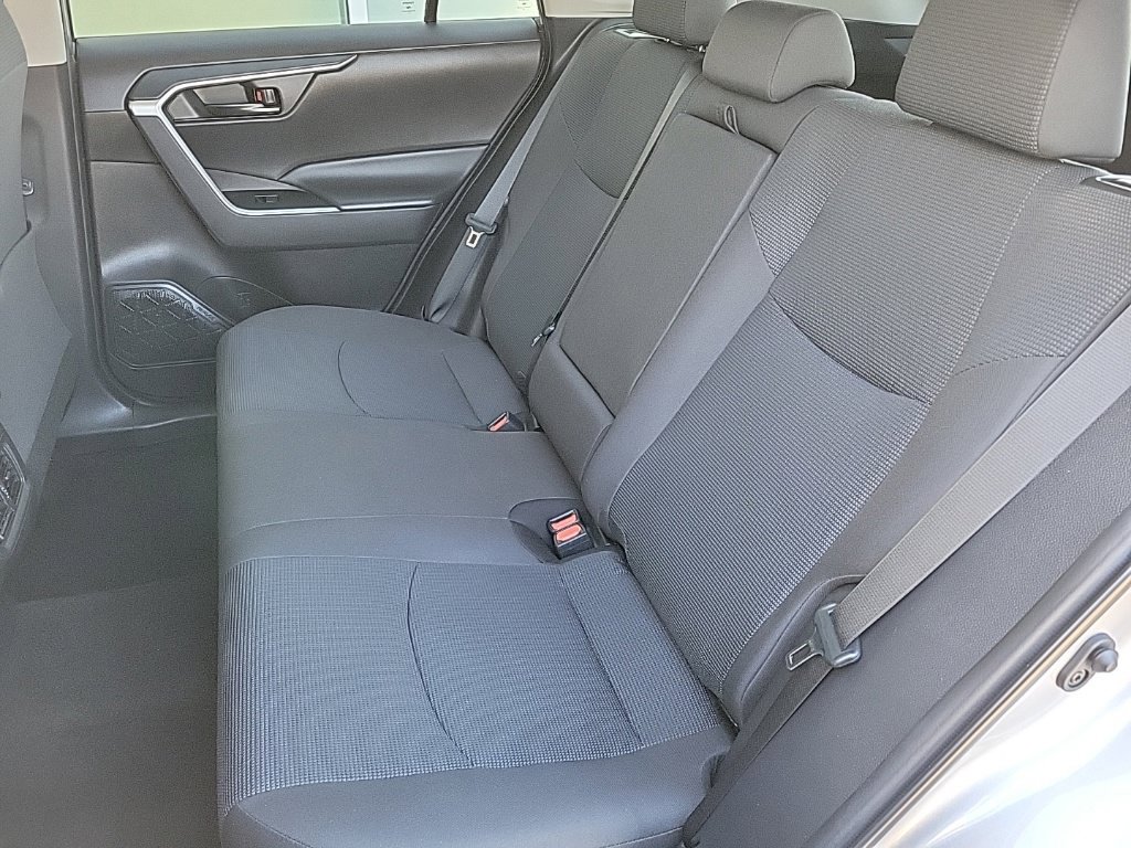 Used 2023 Toyota RAV4 LE FWD image 12