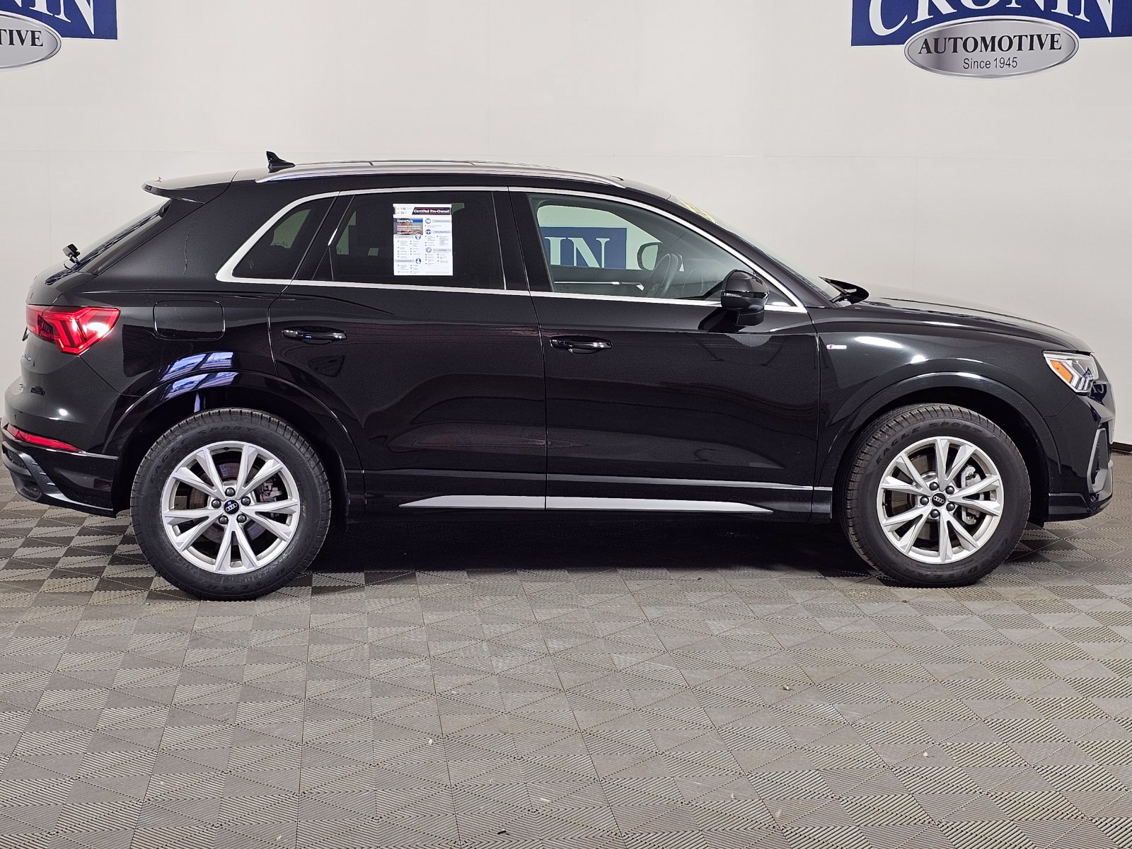 Used 2022 Audi Q3 2.0T Premium Plus w/ Premium Plus Package AWD/4WD image 32