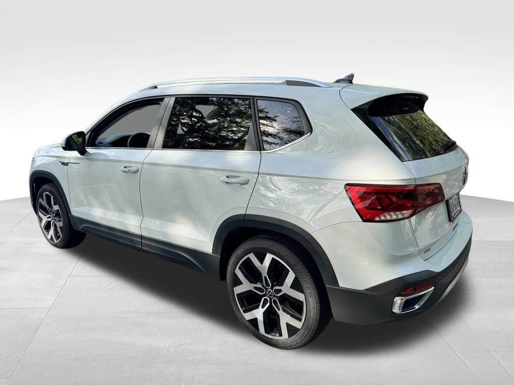 Used 2022 Volkswagen Taos SEL AWD/4WD image 3
