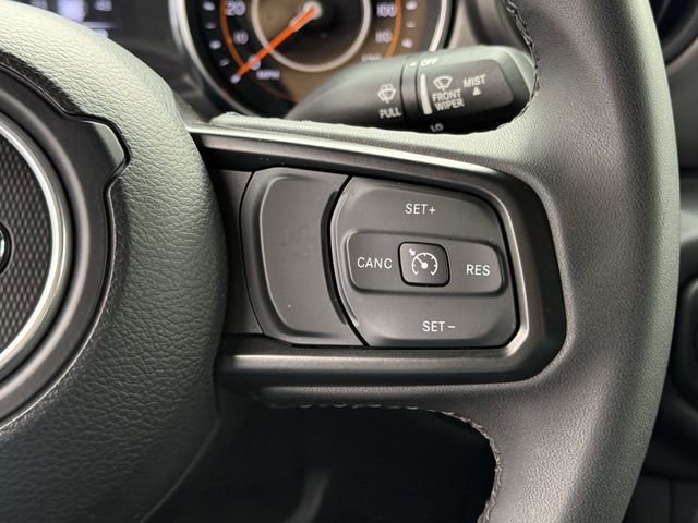 Used 2023 Jeep Gladiator Sport image 11