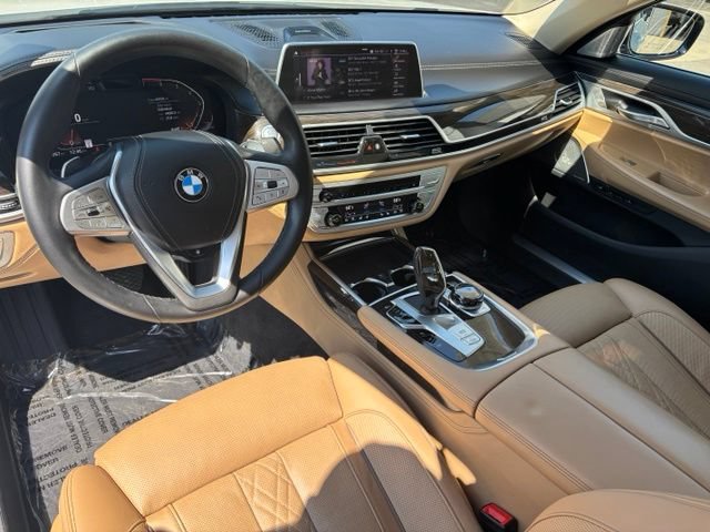 Used 2021 BMW 750i xDrive w/ Autobahn Package AWD/4WD image 16