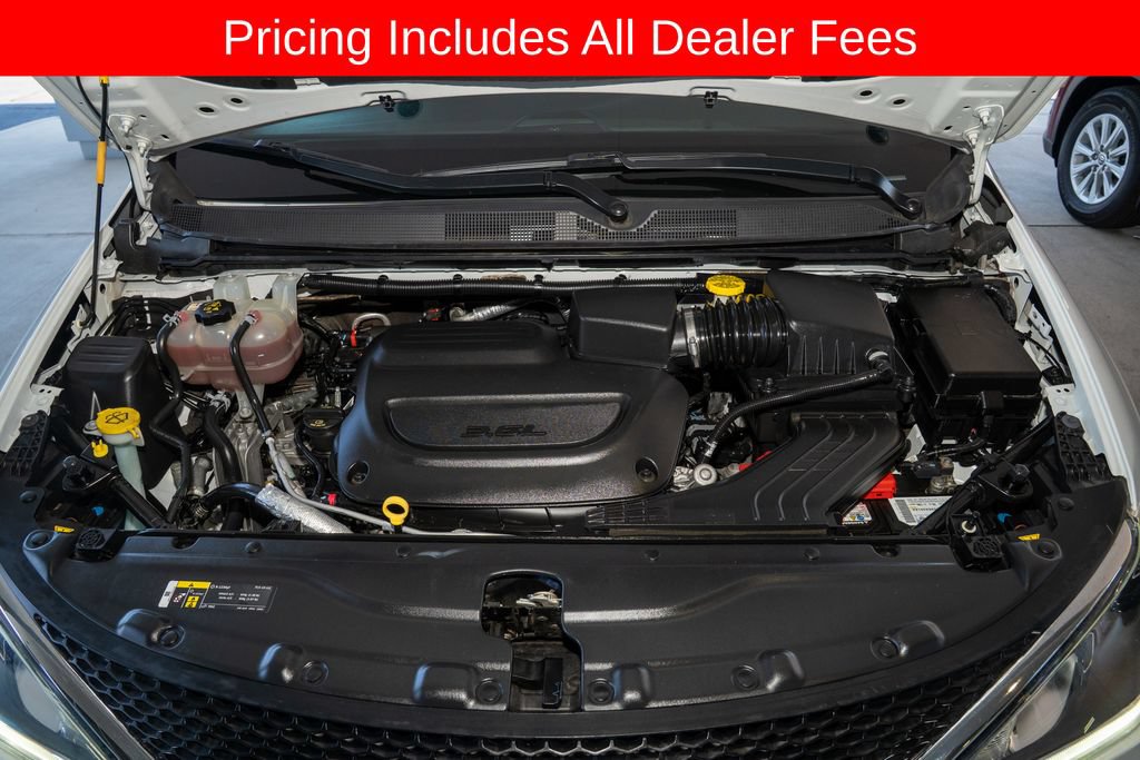 Used 2020 Chrysler Pacifica Limited FWD image 21