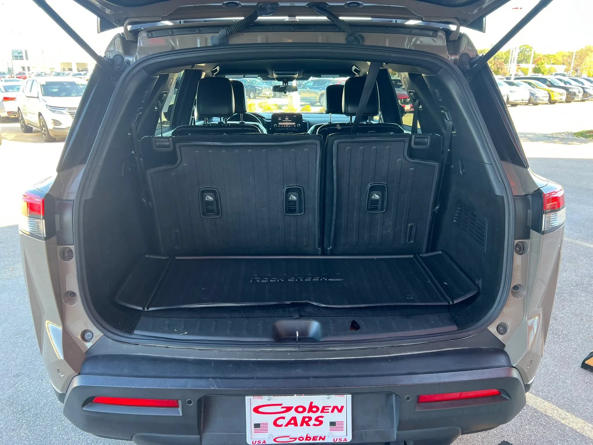 Used 2023 Nissan Pathfinder SV AWD/4WD image 6