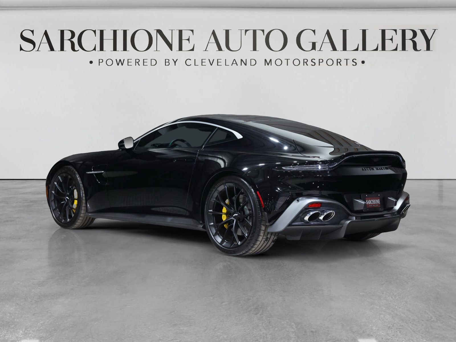 Used 2026 Aston Martin V8 Vantage Coupe RWD image 21