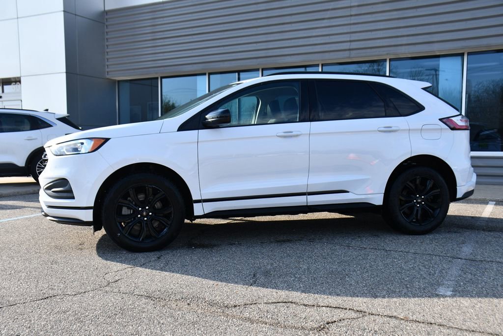 Used 2024 Ford Edge SE w/ Black Appearance Package AWD/4WD image 2