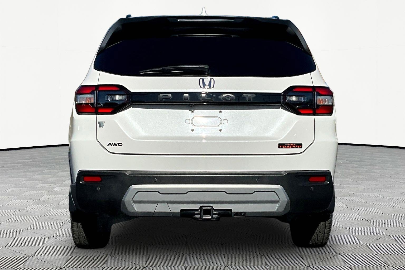 Used 2024 Honda Pilot TrailSport image 5