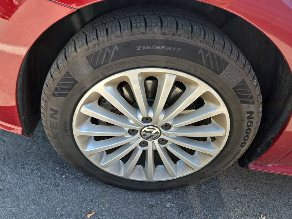 Used 2017 Volkswagen Passat 1.8T SE FWD image 8