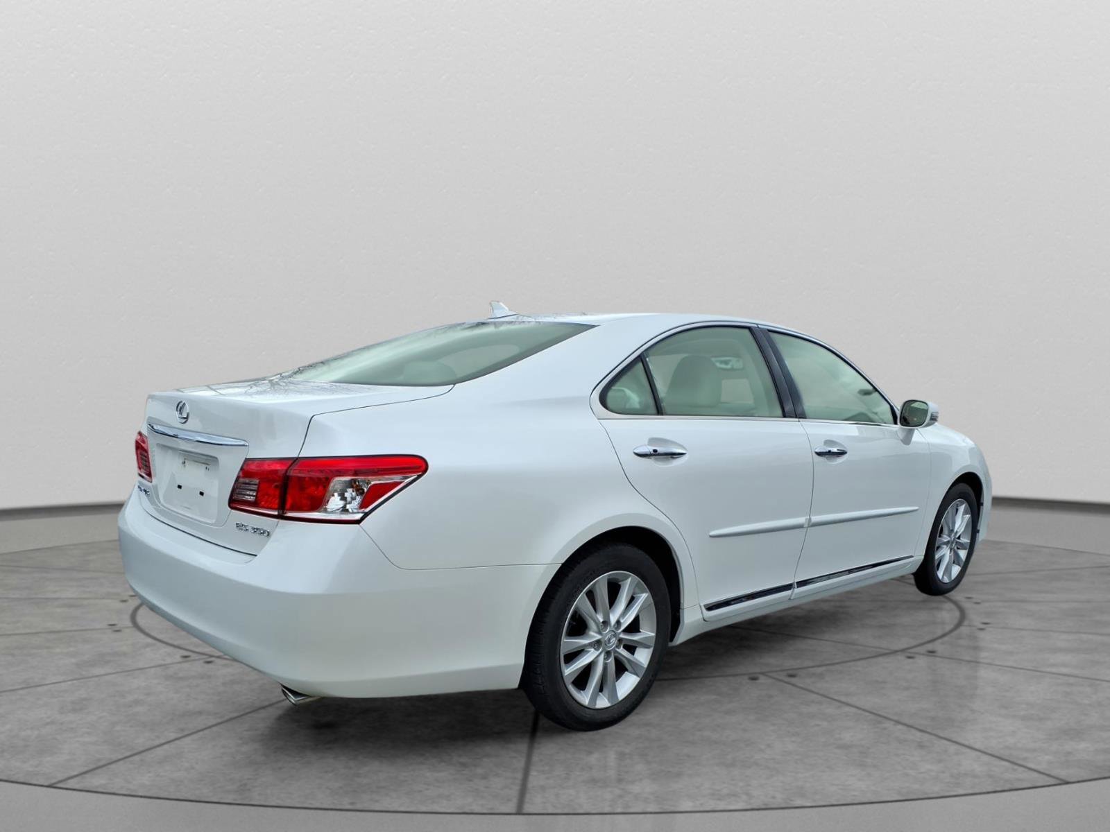 Used 2010 Lexus ES 350 image 4