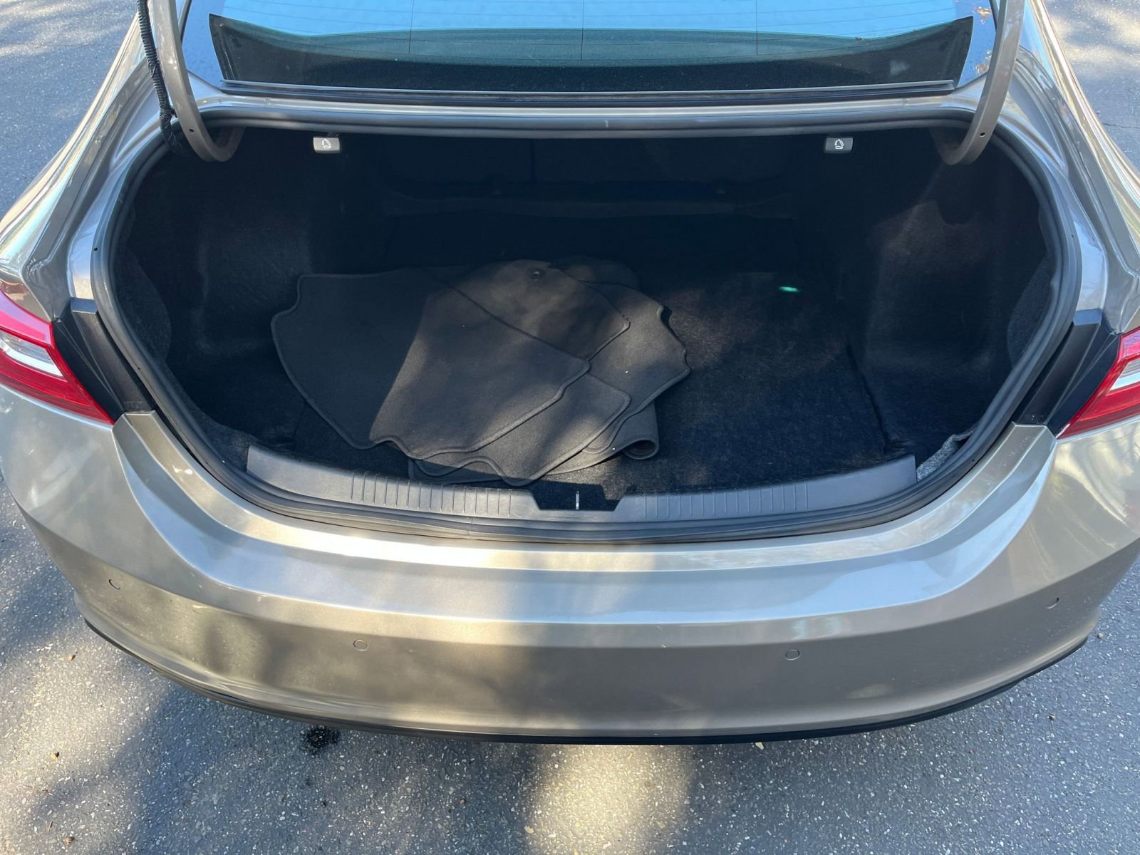 Used 2024 Chevrolet Malibu LT image 32