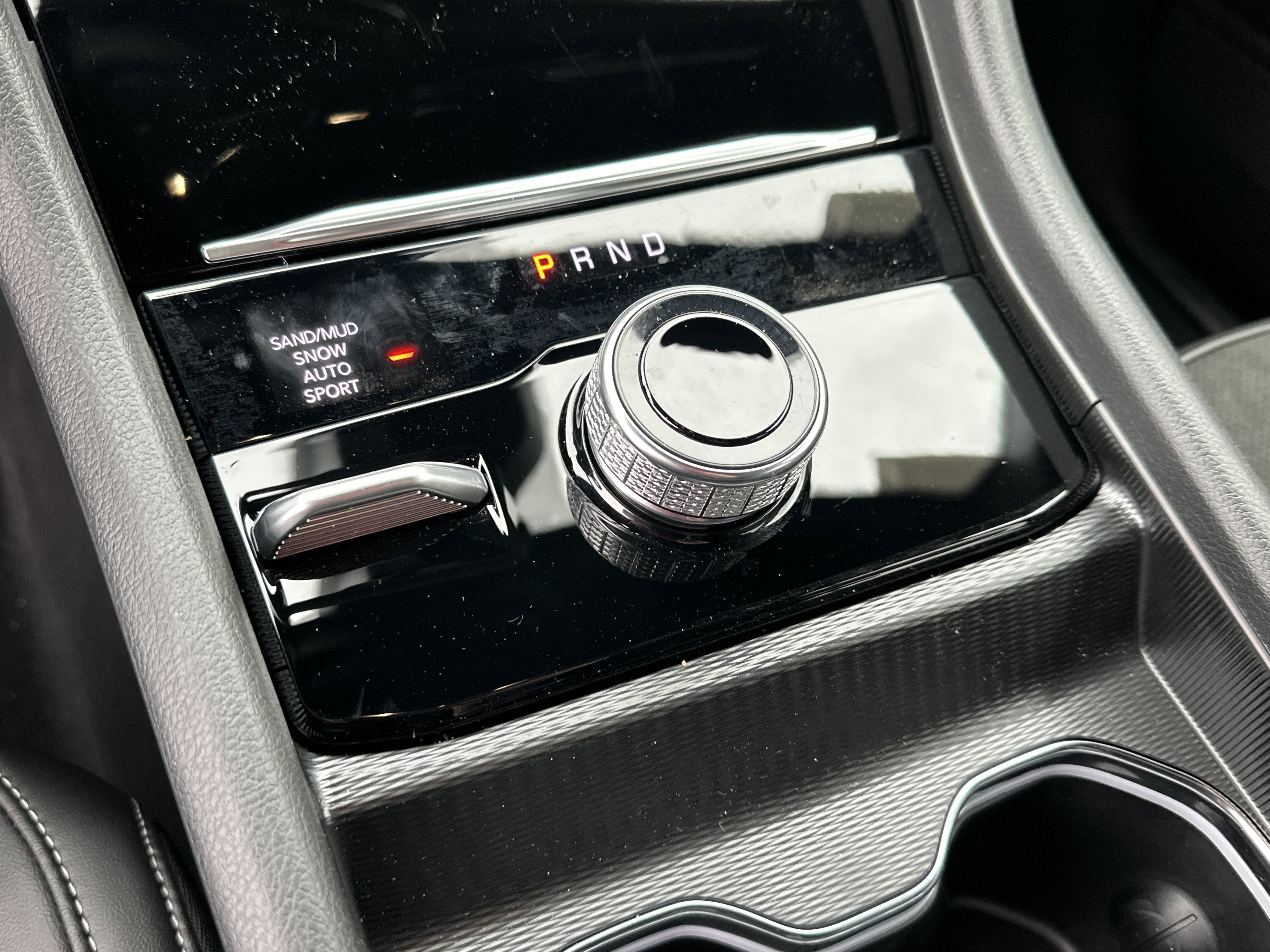 New 2026 Jeep Grand Cherokee Altitude image 4