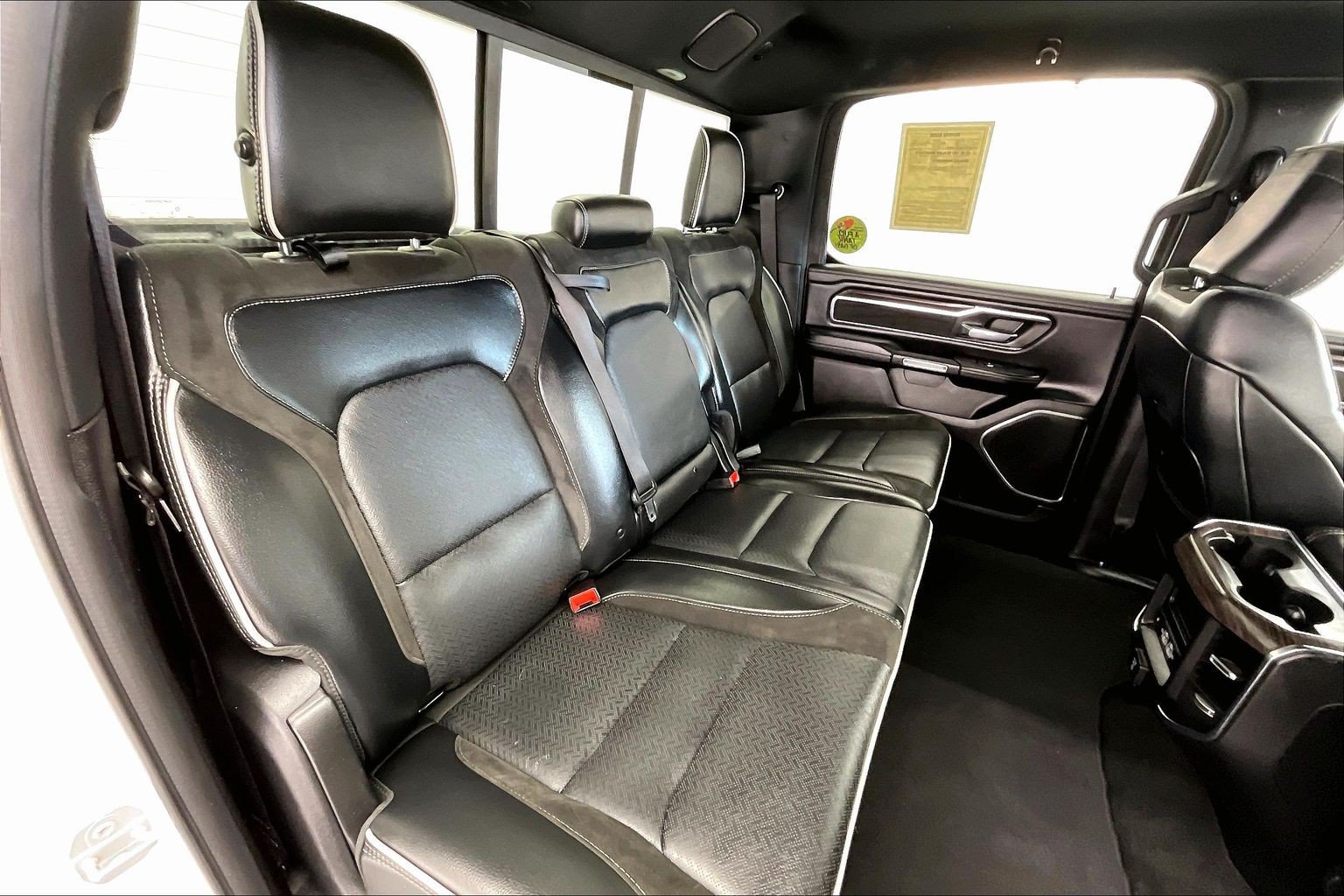 Used 2025 RAM 1500 Laramie AWD/4WD image 19