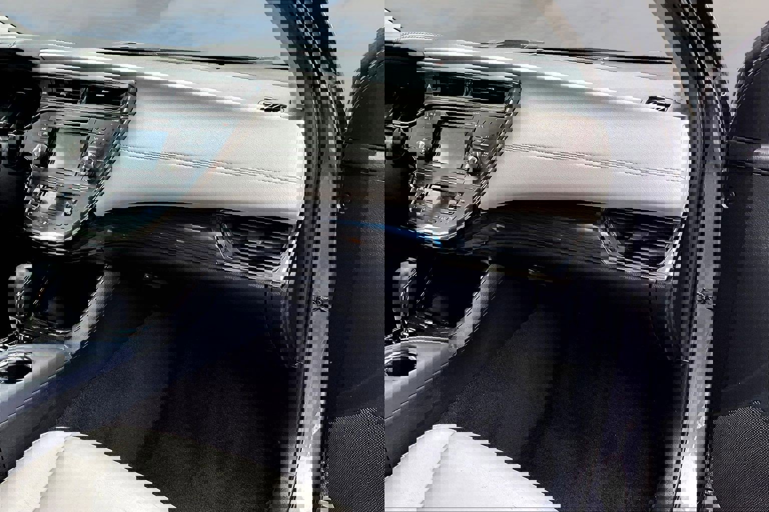 Used 2015 Toyota Avalon XLE image 17