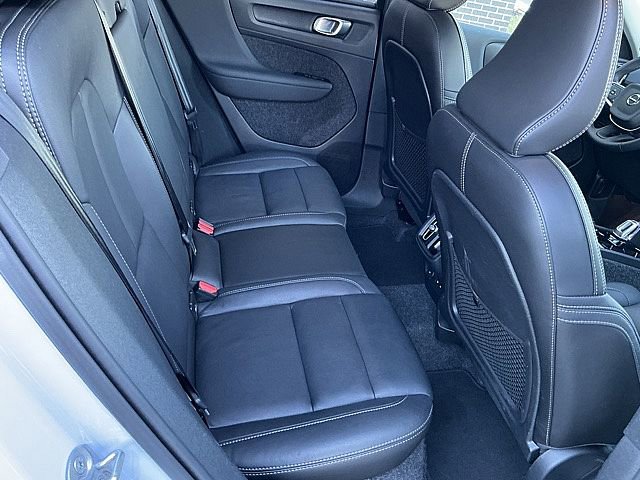 Certified 2025 Volvo XC40 B5 Plus image 19