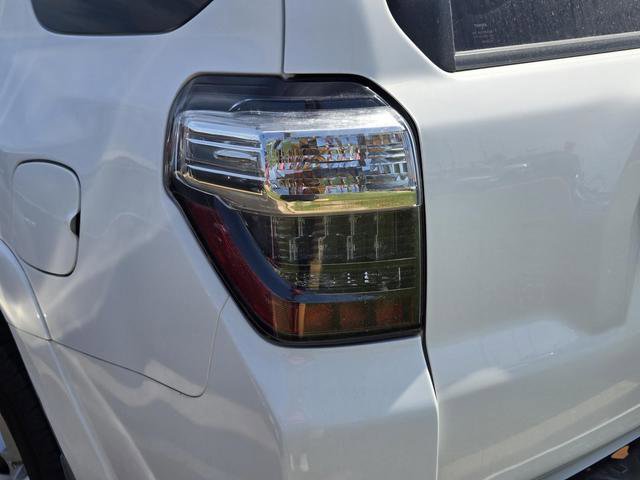 Used 2018 Toyota 4Runner SR5 RWD image 28