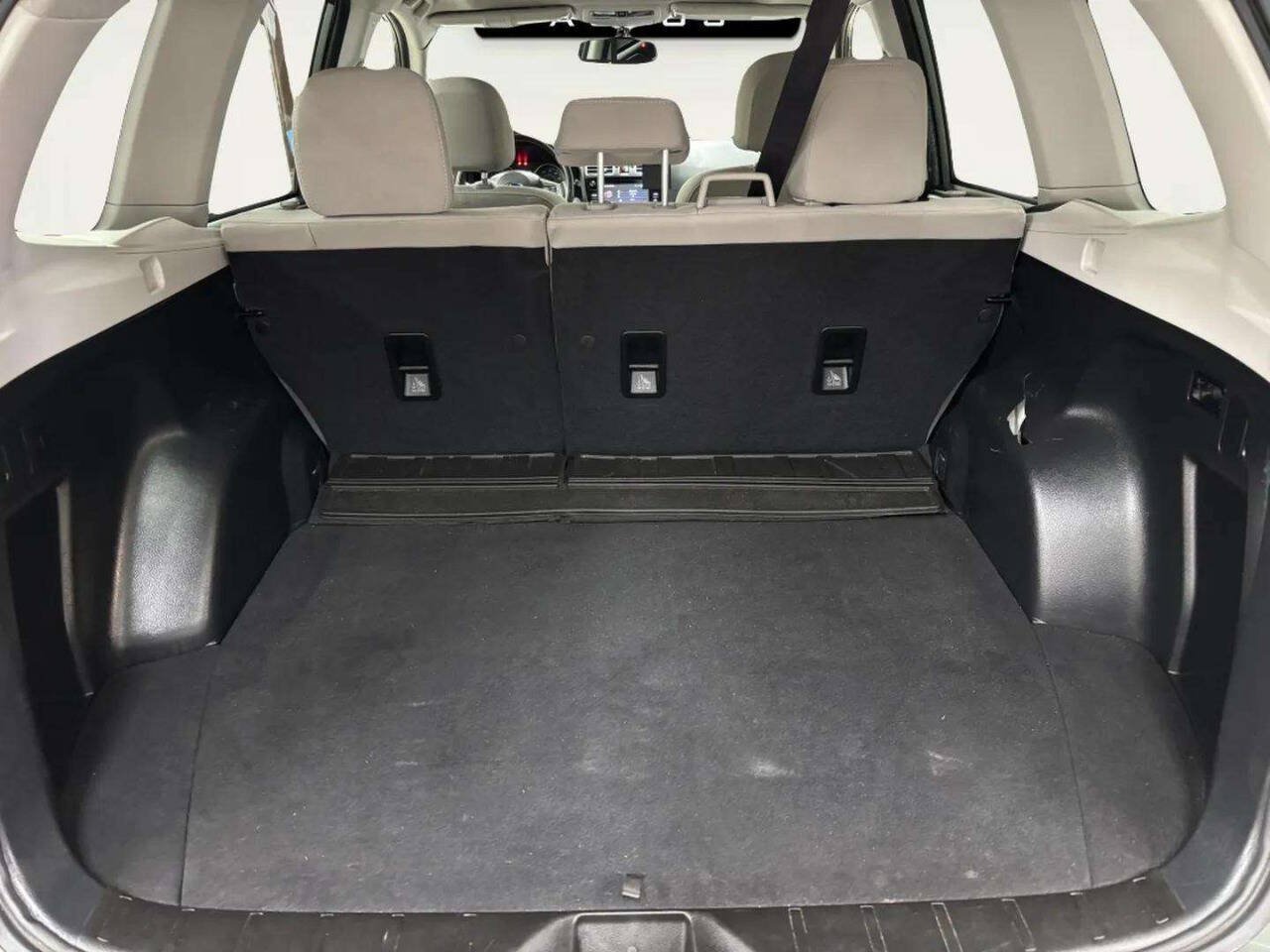 Used 2016 Subaru Forester 2.5i Premium w/ All-Weather Package AWD/4WD image 6
