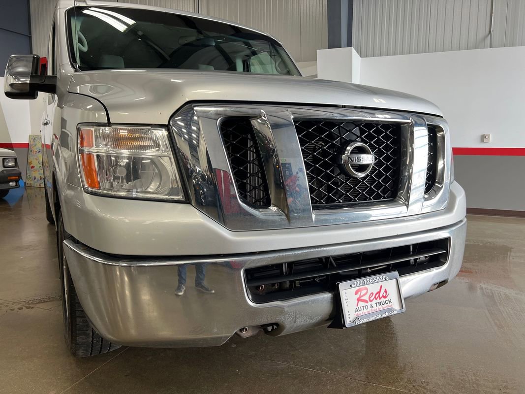 Used 2017 Nissan NV 3500 SV image 48