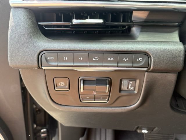 Certified 2022 Cadillac Escalade ESV Sport w/ Touring Package AWD/4WD image 32