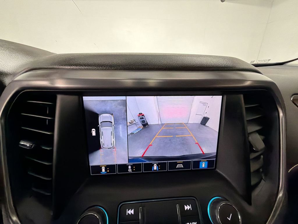 Used 2022 GMC Acadia AT4 w/ Technology Package image 15