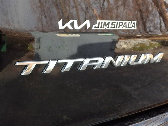 Used 2024 Ford Edge Titanium image 31