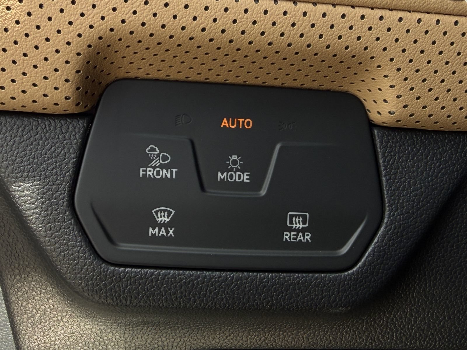 New 2026 Volkswagen Atlas Cross Sport SEL AWD/4WD image 23