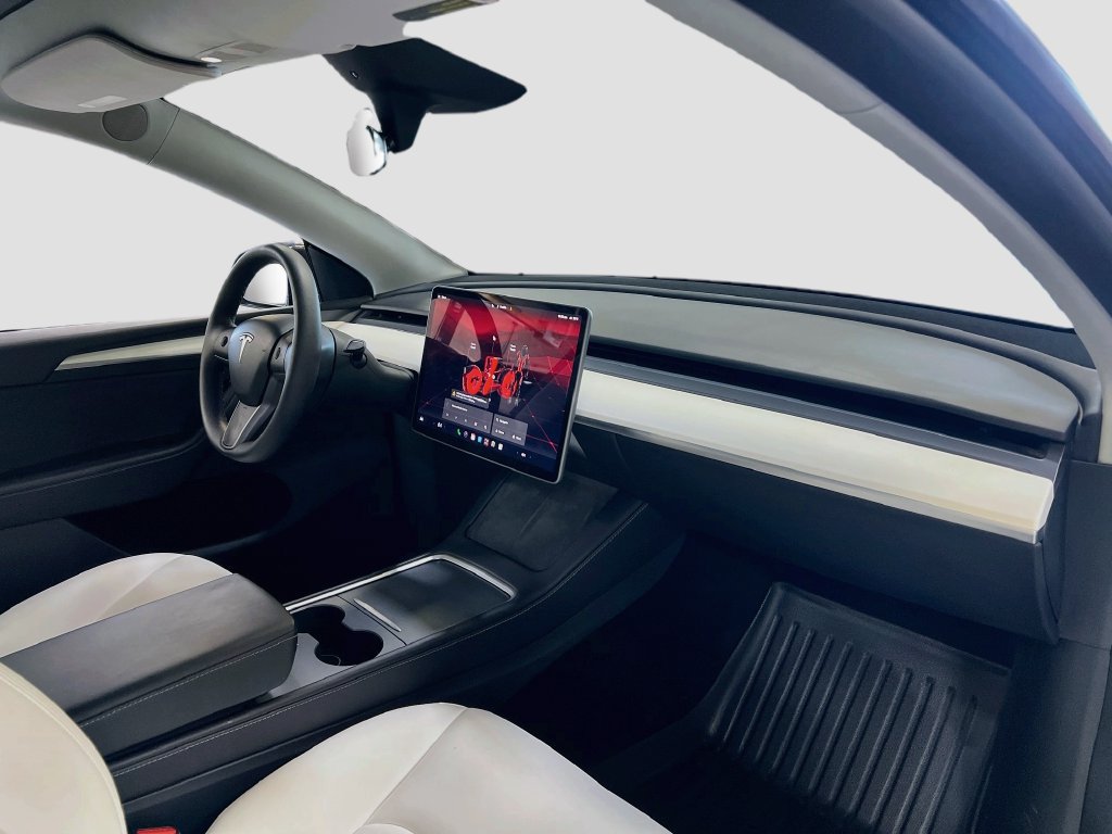 Used 2025 Tesla Model Y Long Range AWD/4WD image 26