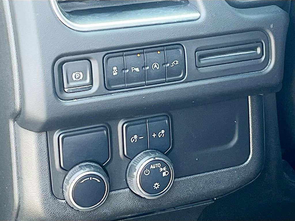 Used 2021 Chevrolet Suburban LT image 10